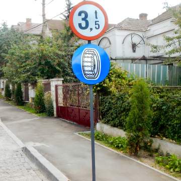 Stalp nevopsit metalic pentru indicatoare sau oglinzi rutiere, cu sistem anti-smulgere lungime 3 m (1 bucata)